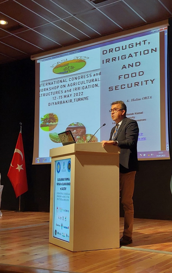 Diyarbakırda düzenlenen  Uluslararası Tarımsal Yapılar ve Sulama Kongresine (İCASI 2022) katıldık.