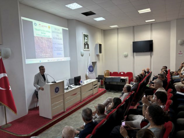 ÜNİVERSİTEMİZDE TOPRAK İŞLEMESİZ TARIMI TARTIŞTIK